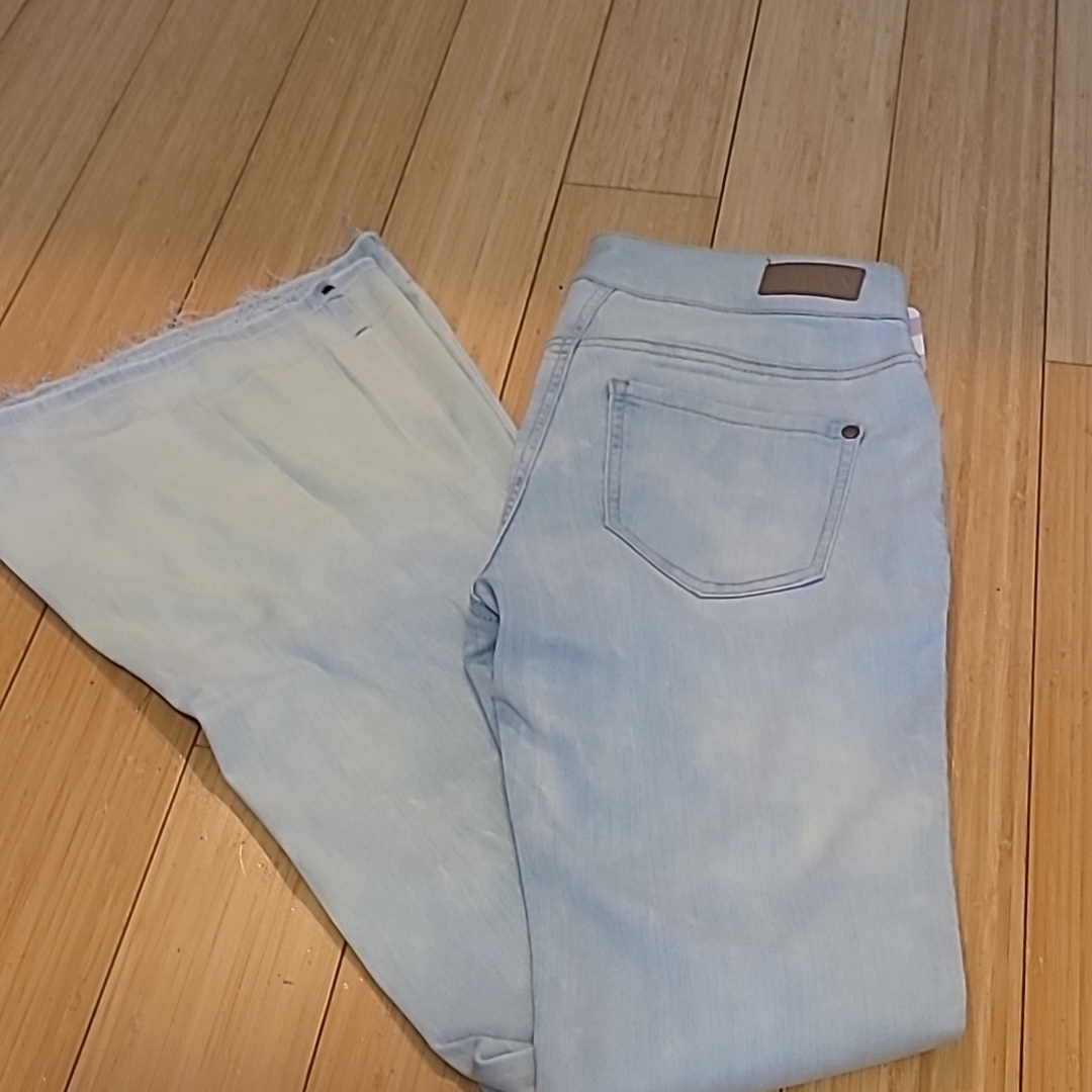 Bleach Flate Denim